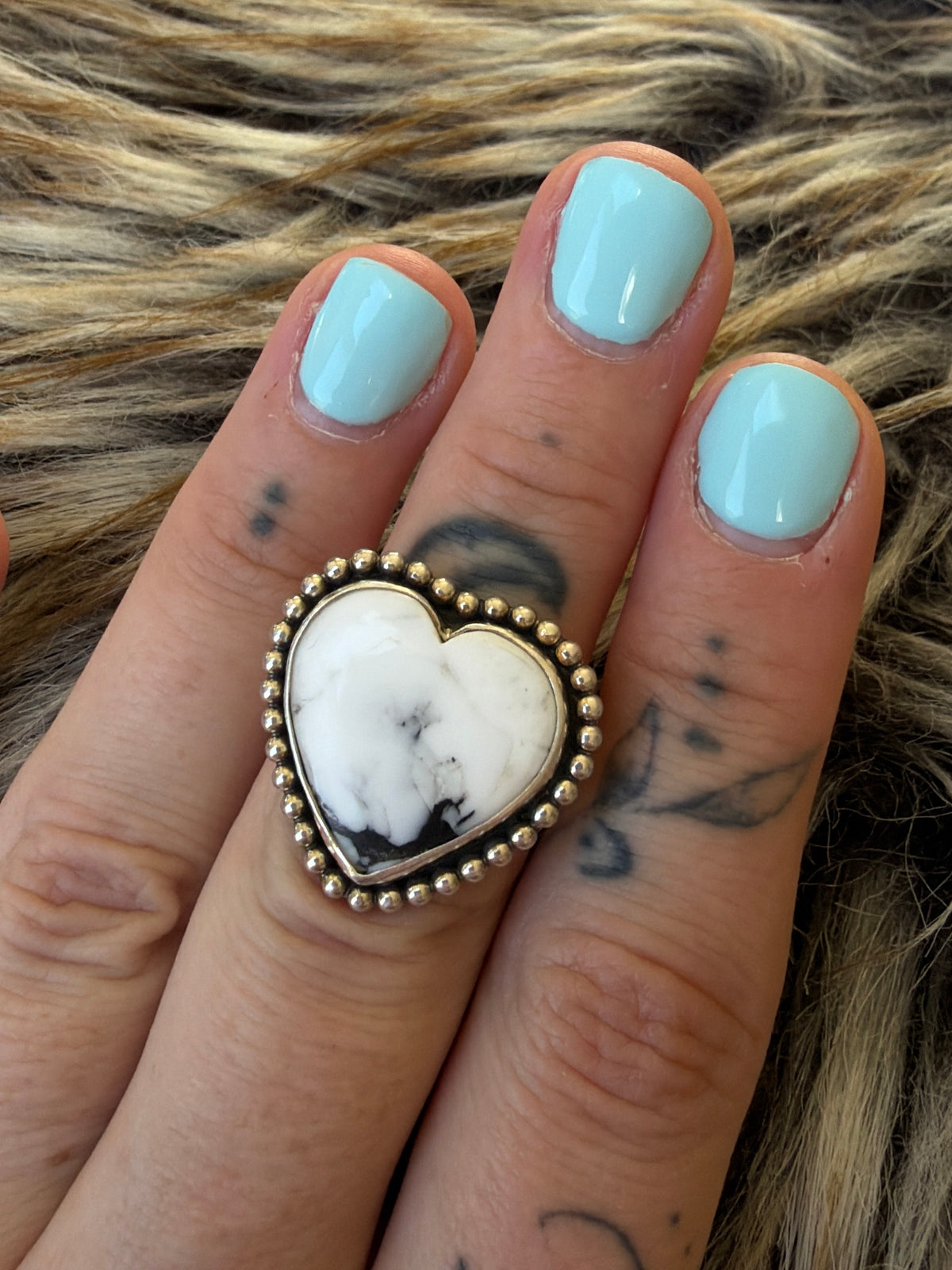 White buffalo size 6.75