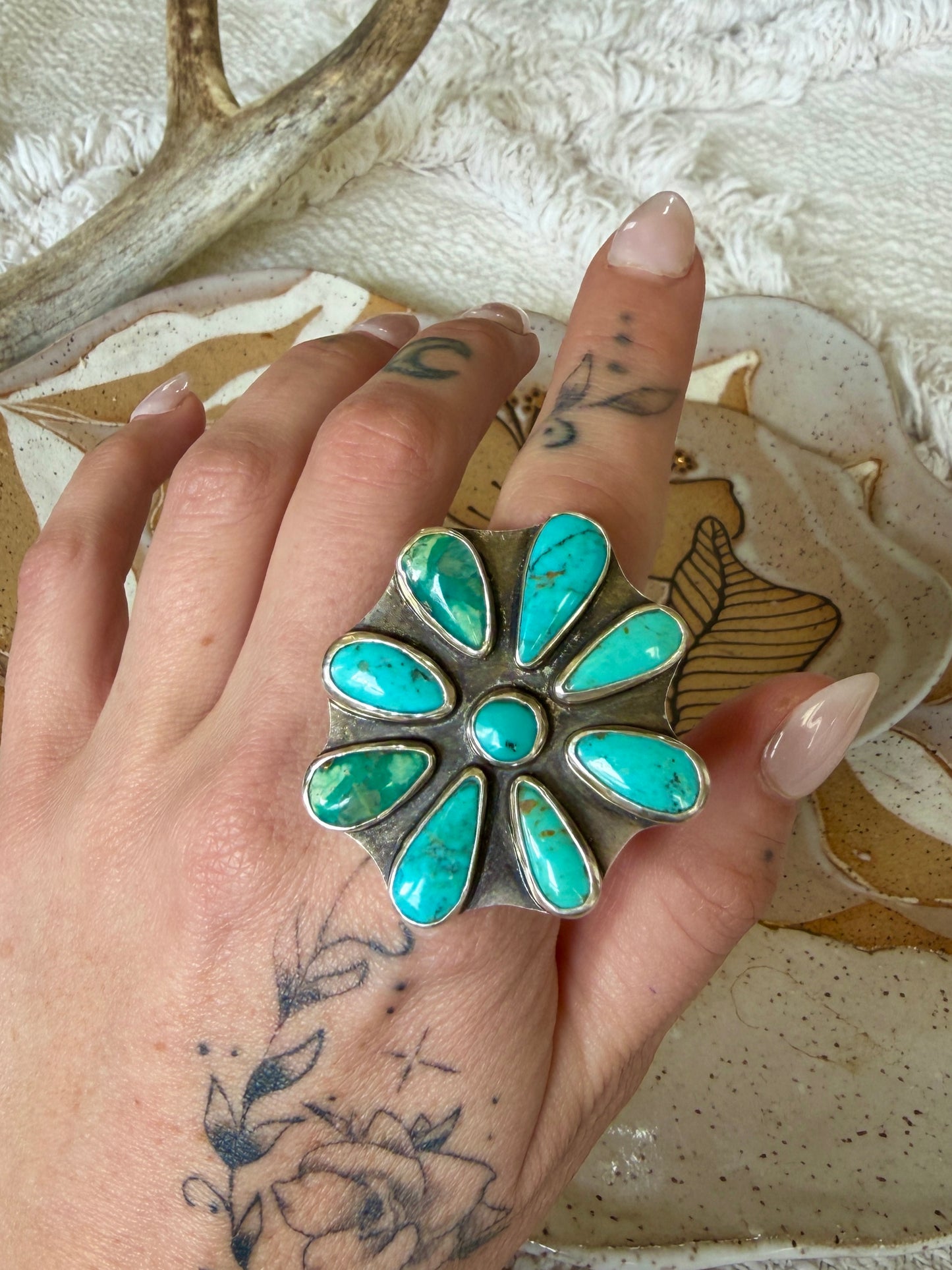 Size 7 turquoise flower