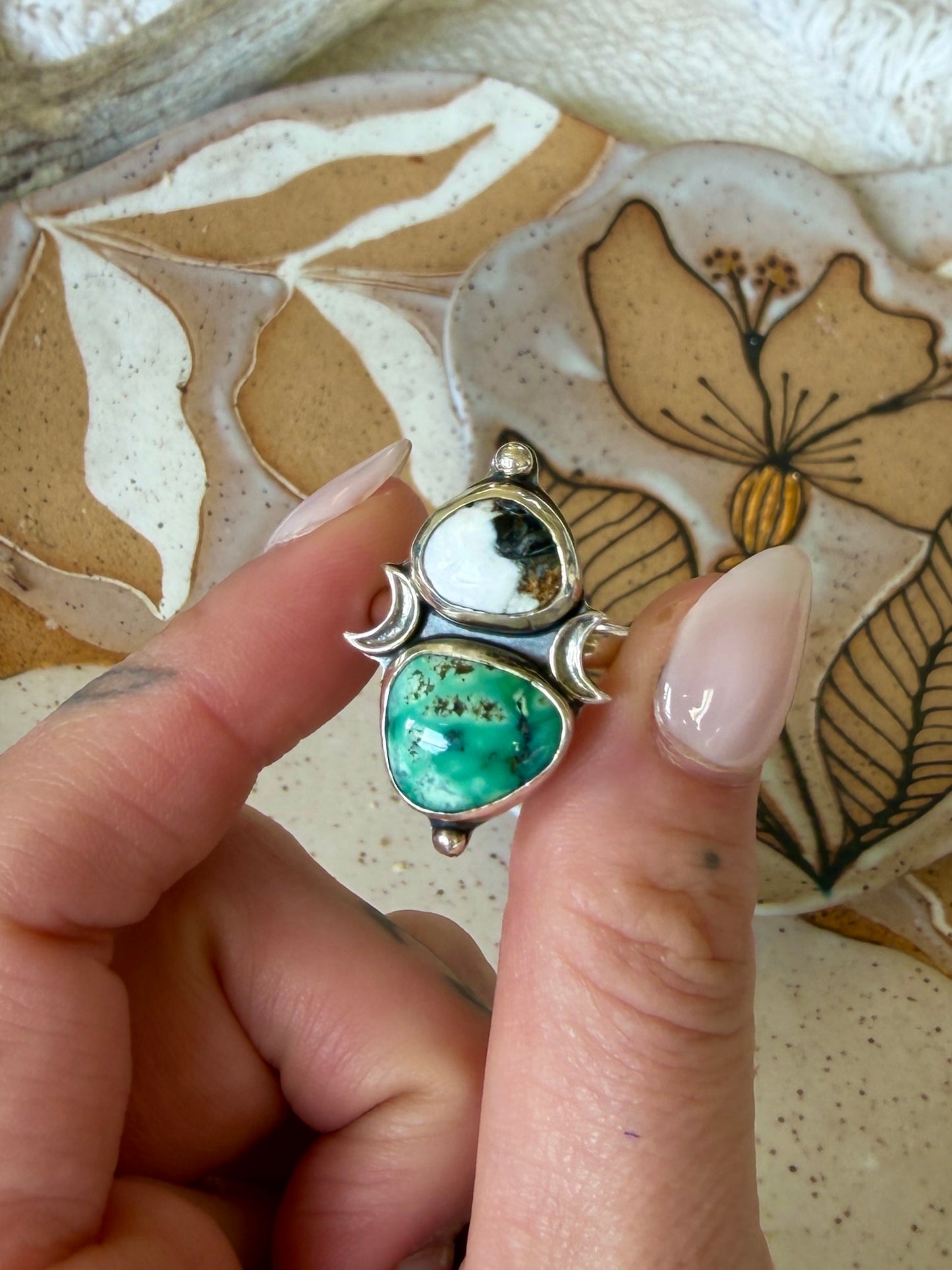 Size 8.5 white buffalo & NV Variscite