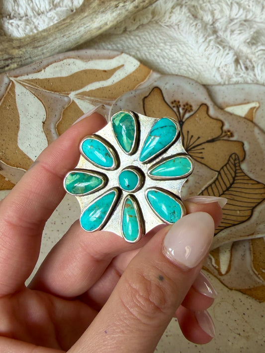 Size 7 turquoise flower
