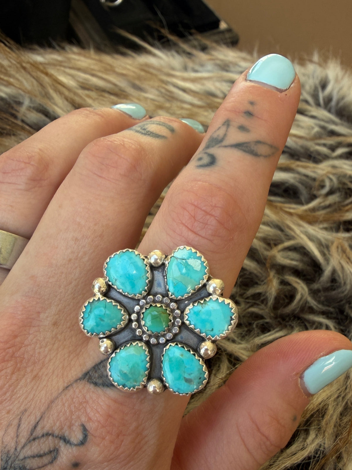 Turquoise flower size 8