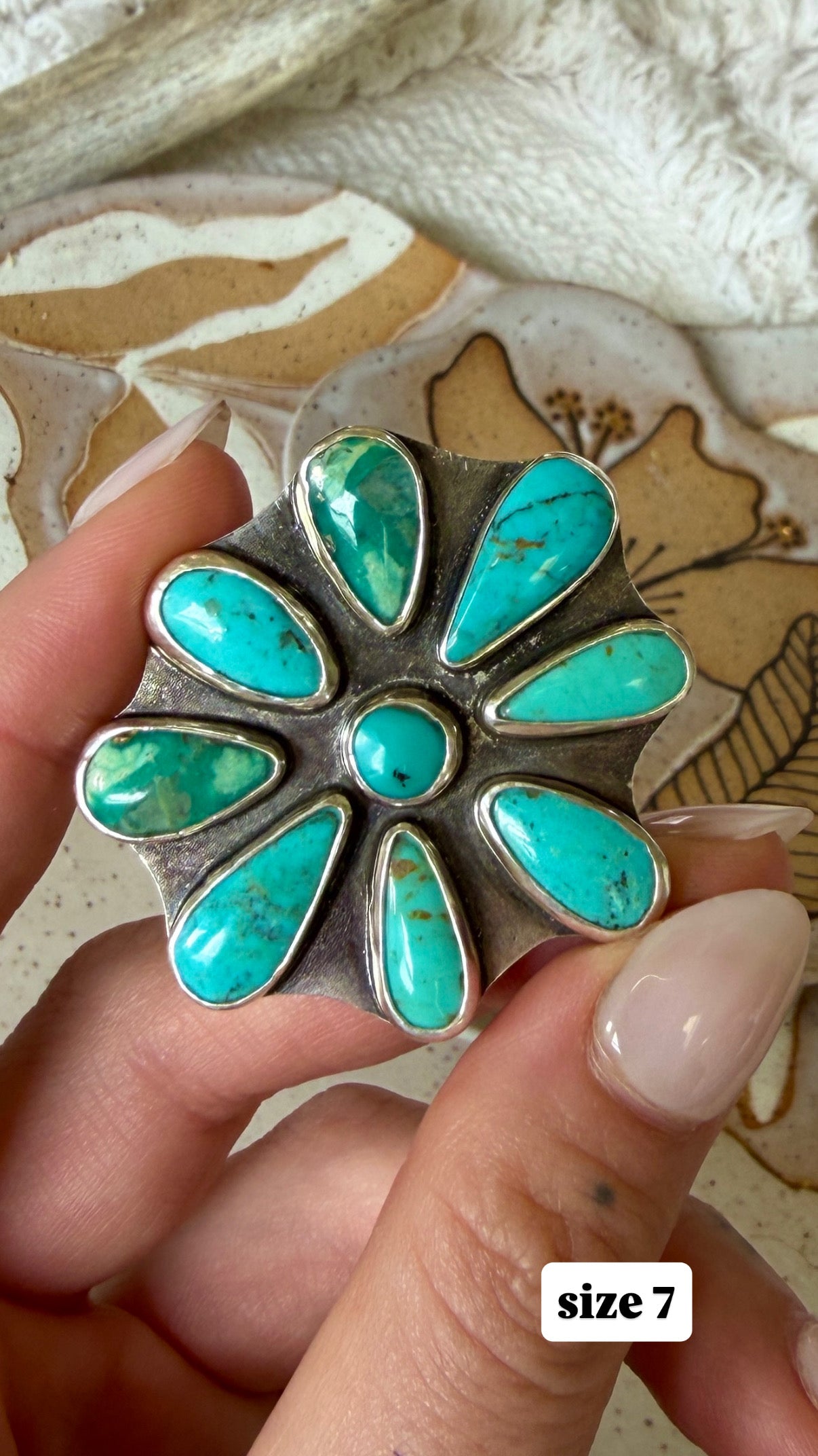 Size 7 turquoise flower