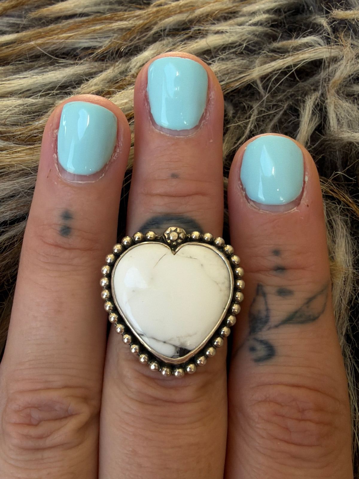 White buffalo heart size 6.25