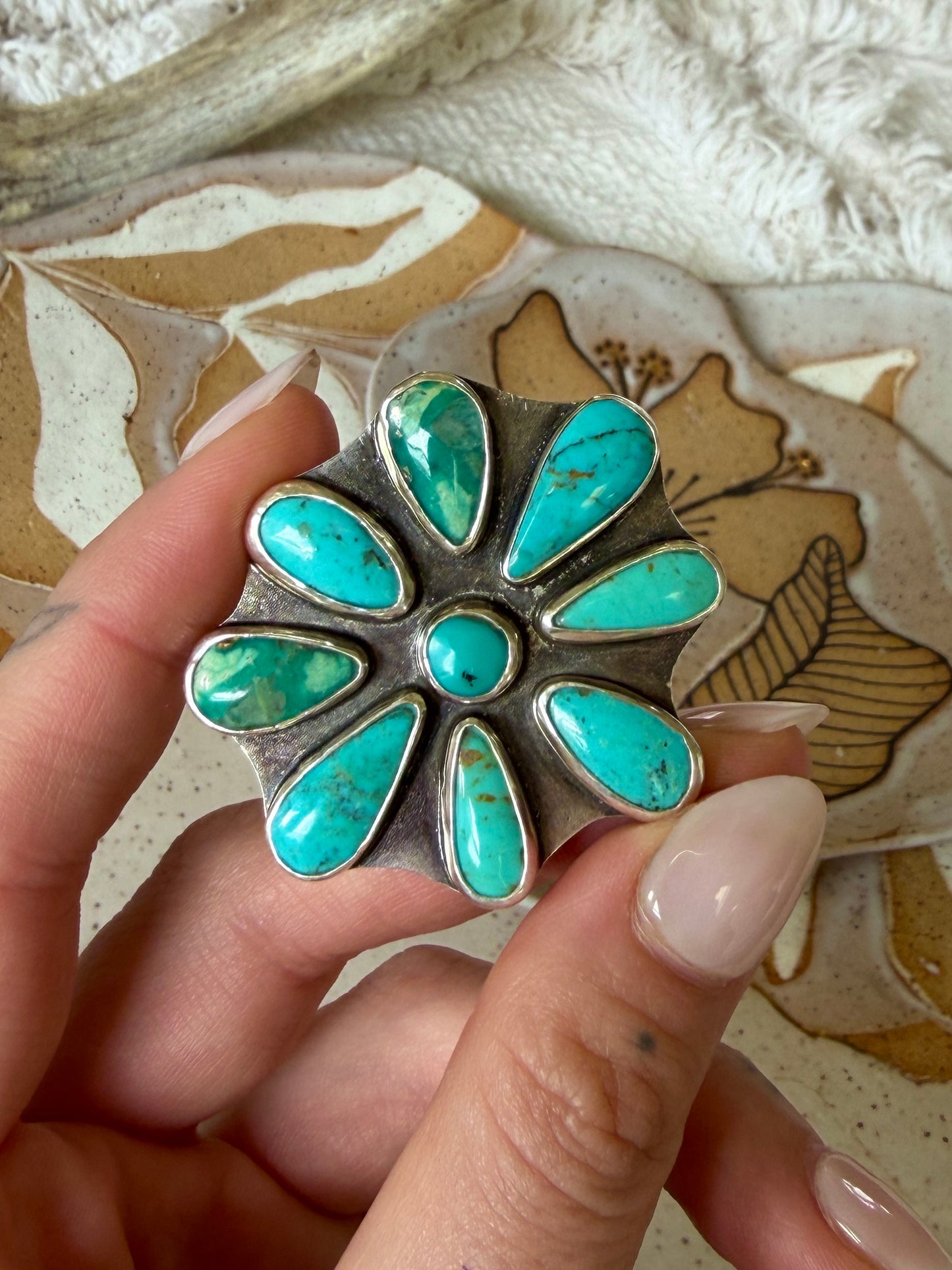 Size 7 turquoise flower