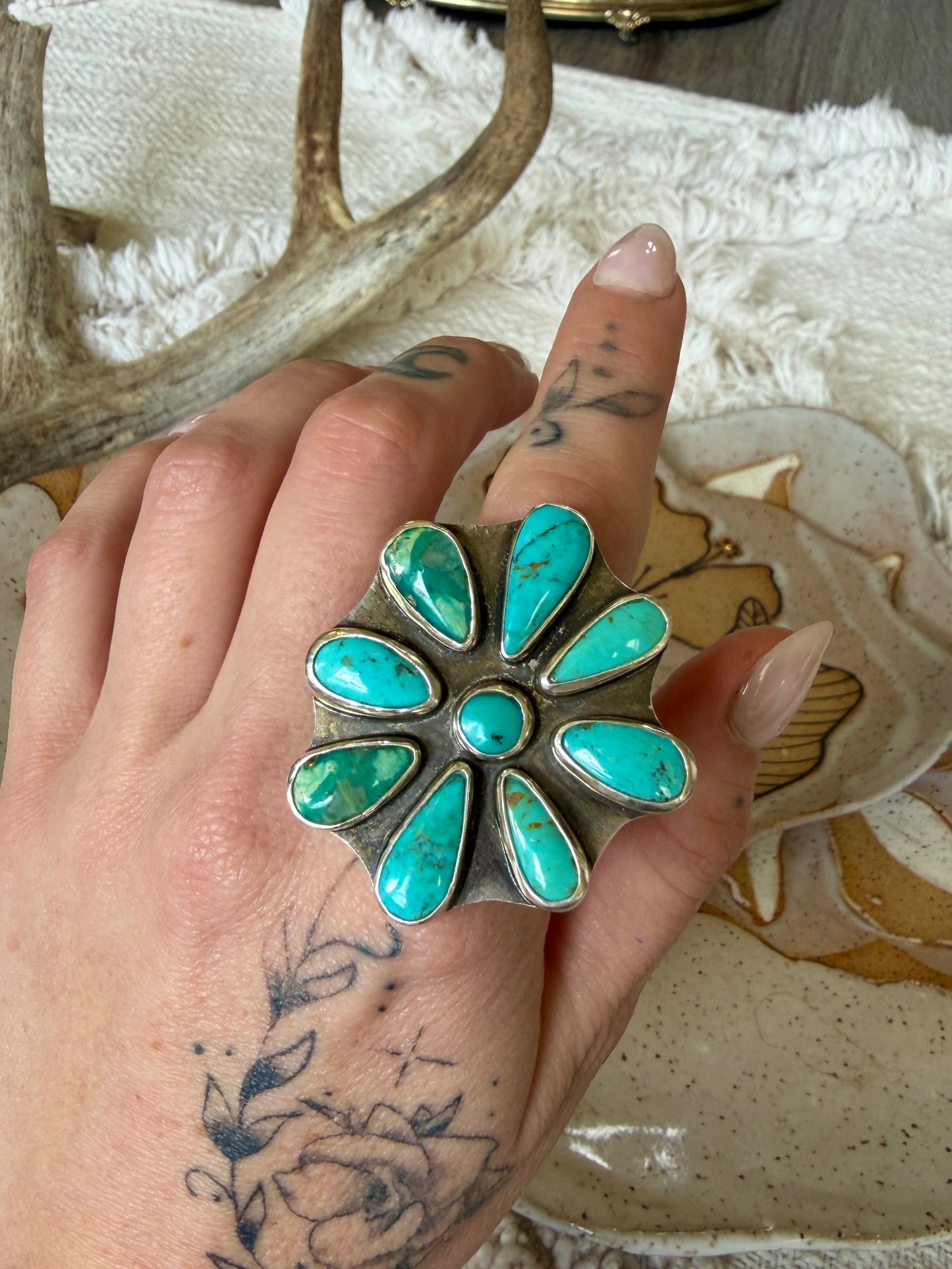 Size 7 turquoise flower