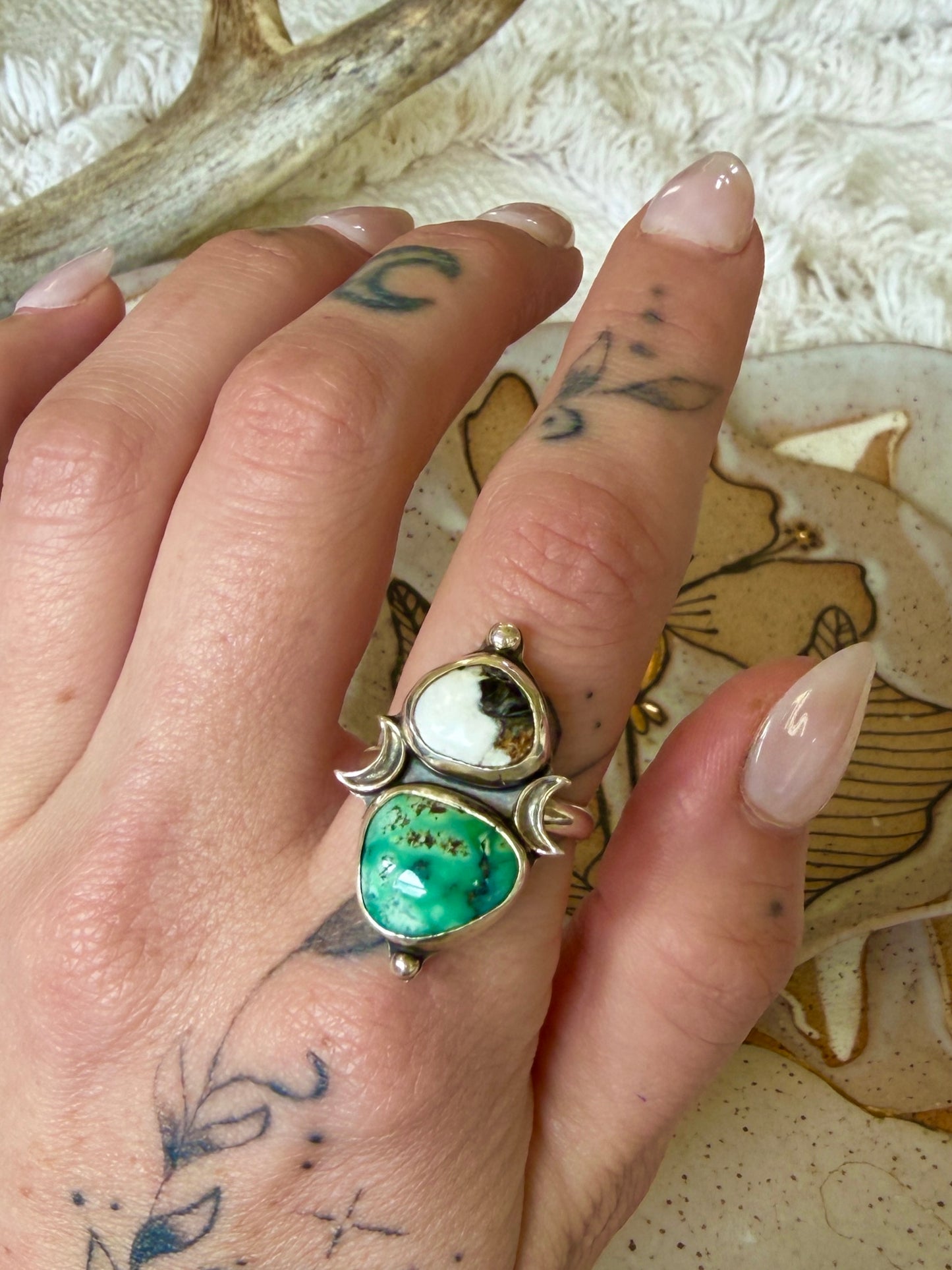 Size 8.5 white buffalo & NV Variscite