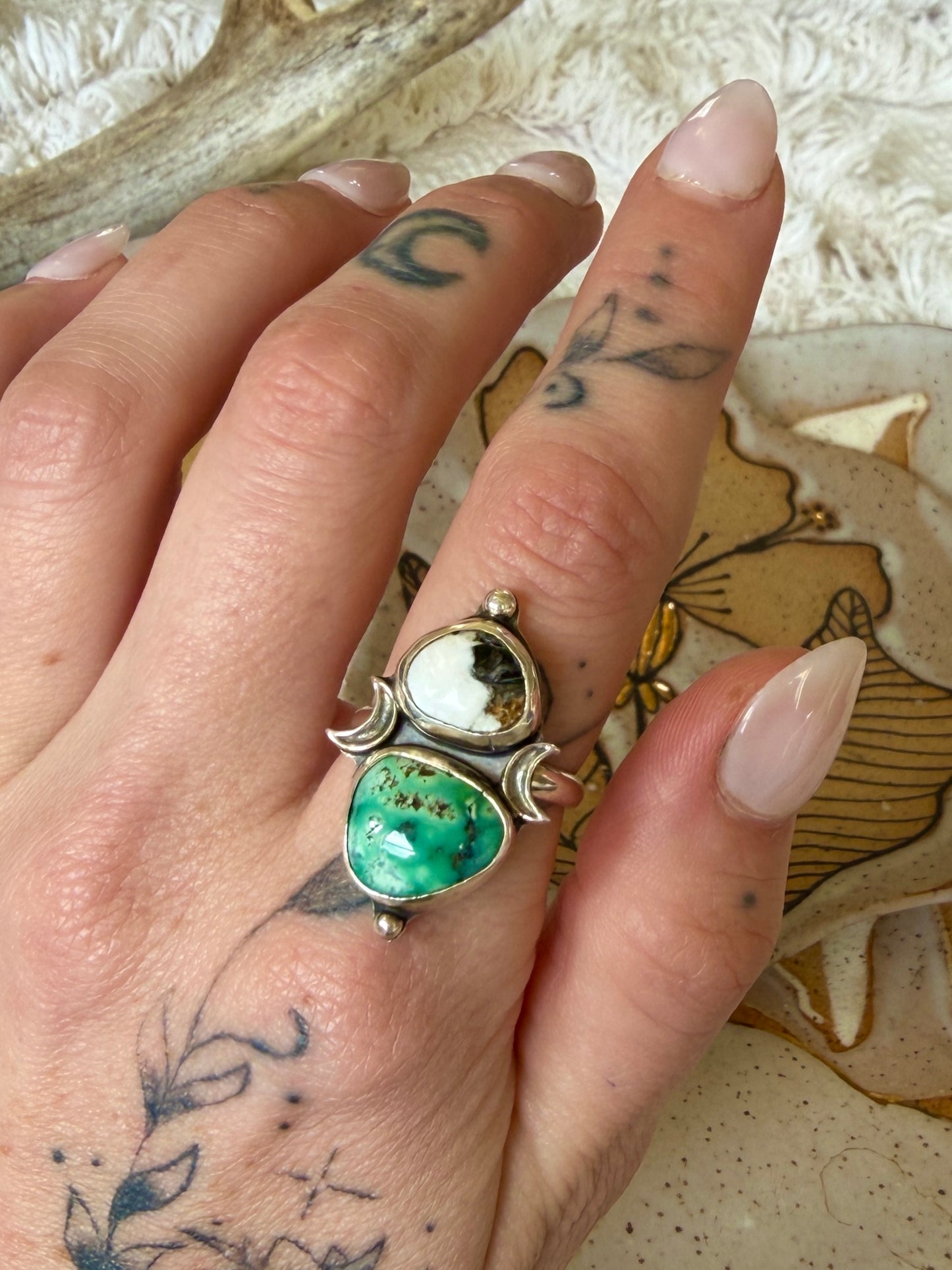 Size 8.5 white buffalo & NV Variscite